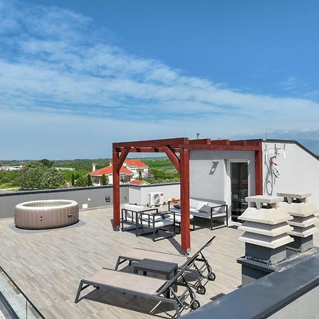 Villa Tia With Heated Pool & Jacuzzi Murvica  Exterior foto
