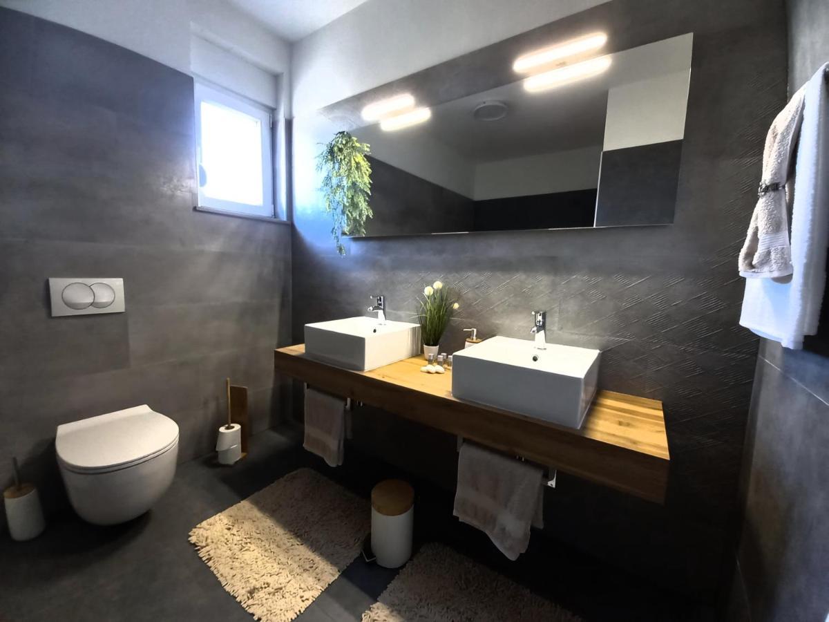 Villa Tia With Heated Pool & Jacuzzi Murvica  Exterior foto