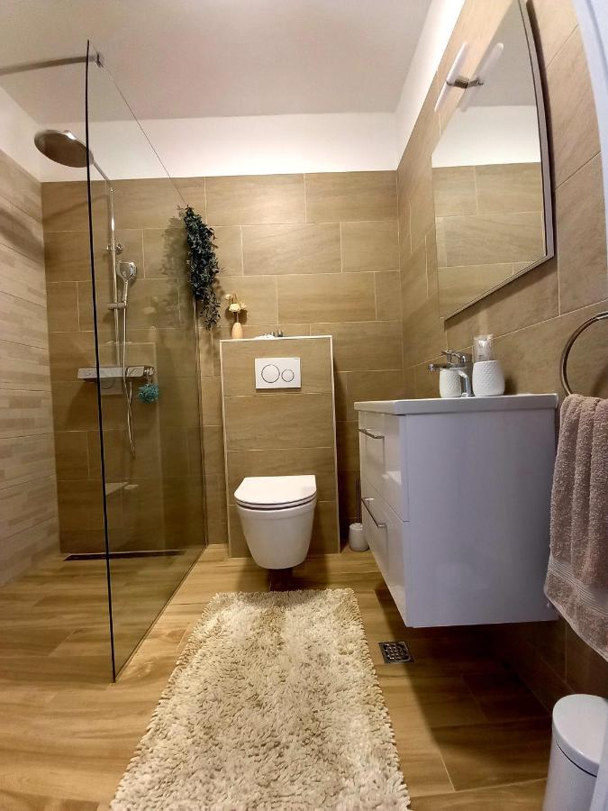 Villa Tia With Heated Pool & Jacuzzi Murvica  Exterior foto